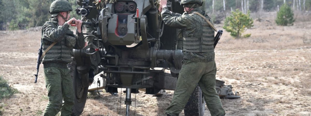 «Манипулируют двумя абзацами» — Караев объяснил, кому из белорусов все равно не дадут отсрочку от армии — Видео