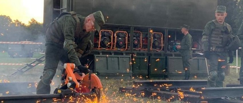 Лукашенко поздравил транспортные войска с профессиональным праздником