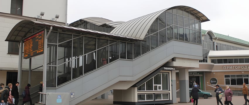 Ремонт пешеходного моста через железную дорогу у вокзала в Витебске начнут на следующей неделе. Как будут переходить люди, пока неизвестно