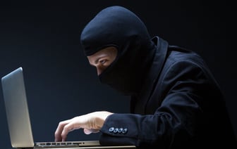 Жительница Вороновского района думала, что общается с директором, и потеряла более 52 тысяч рублей