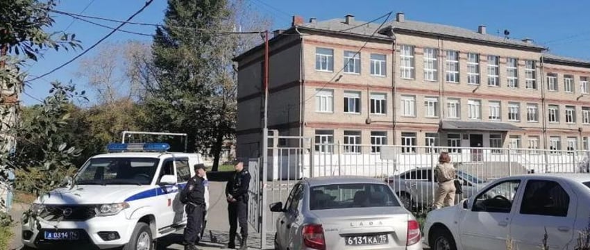 13-летний подросток устроил нападение с молотком в школе Челябинска