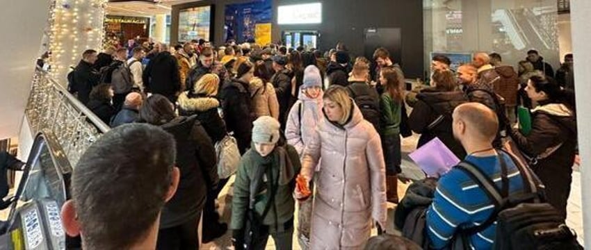 Украинцы в Польше массово меняют паспорта из-за мобилизации
