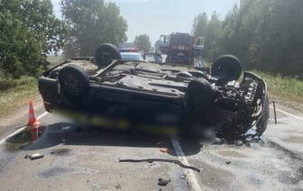 Такси и трактор столкнулись под Кобрином