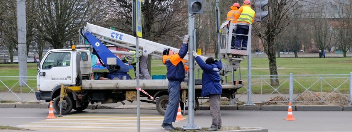 В ГАИ рассказали белорусам, для кого на светофорах «бело-лунный сигнал»