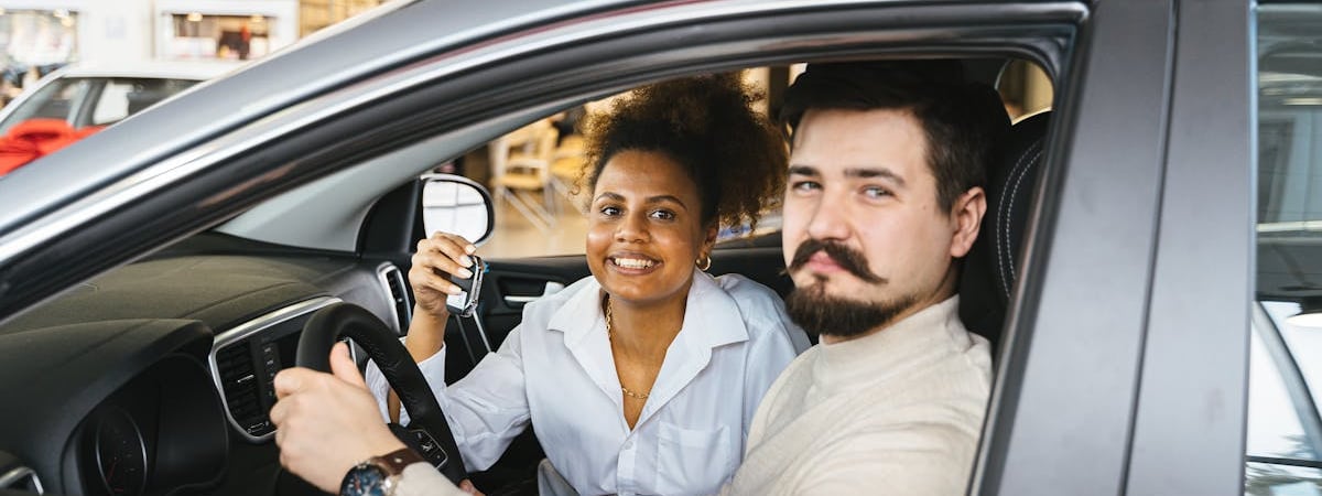 Продажи Tesla обваливаются по всей Европе