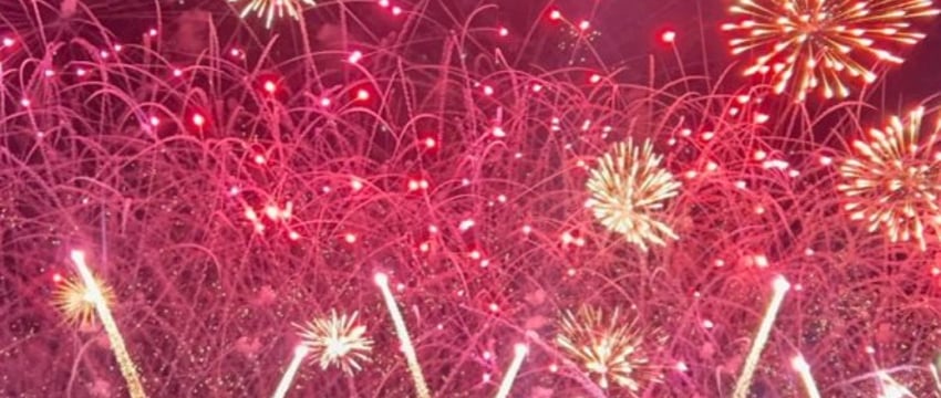 Красочный фейерверк юбилейного ХХ культурно-спортивного фестиваля «Вытокi» в Пружанах