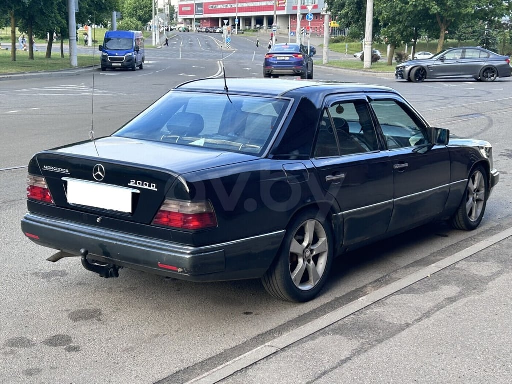 Бессмертные «старички». Сколько сейчас стоят BMW E34, Mercedes-Benz W124 и VW Passat B3 в Беларуси?