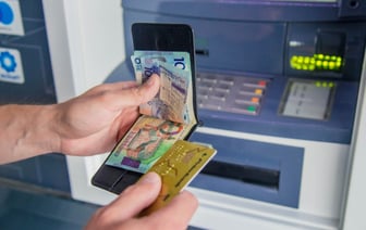 «Не работает ничего вообще» — Белорусы пожаловались на проблемы с картами «Приорбанка»