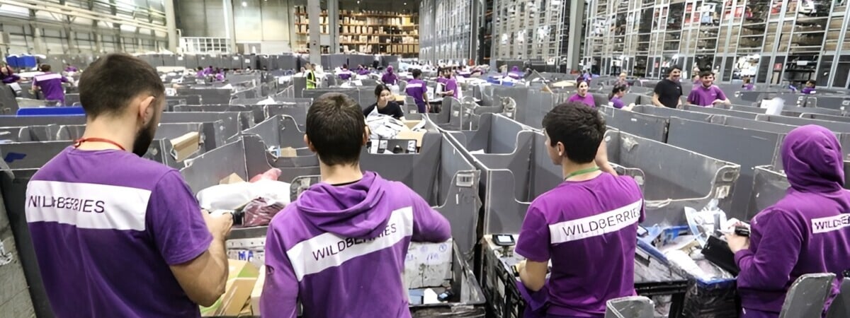 «Кто-то заклеивает уши пластырем» — Сотрудник склада Wildberries в Беларуси рассказал об условиях работы. Что ответили в компании? — Мнение