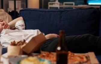 Ученые перечислили продукты, которые опаснее сигарет