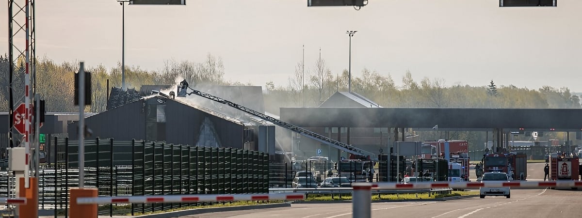 Литва начала пропускать весь транспорт через пострадавший от пожара КПП «Мядининкай» на границе с Беларусью