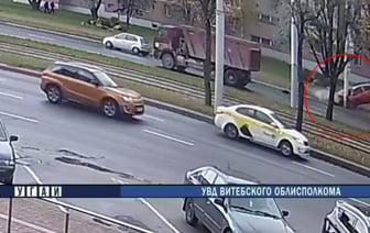 На Московском проспекте в Витебске «Lada» врезалась в фонарный столб: один человек погиб, двое в больнице