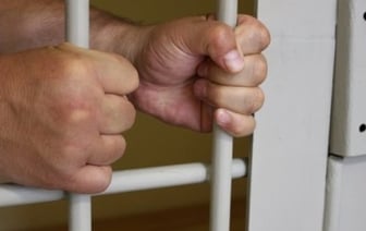 В Бресте под стражу заключили трех человек за попытки переместить через границу наркотики