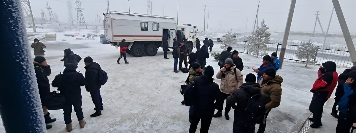 Вереница из 40 белорусских фур застряла в Казахстане из-за снежной бури