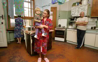 «Смотрят не на метры» — Эксперт рассказала, кому из белорусов можно стать в очередь на жильё