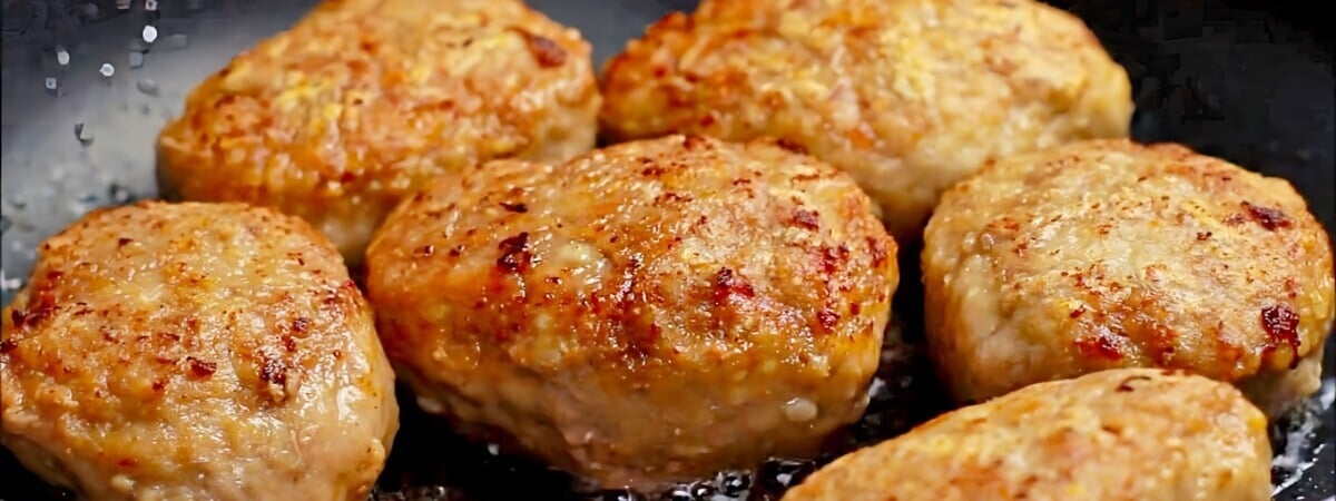 Замените лук в котлетах этим овощем. Они будут мягкие и сочные как никогда — Полезно