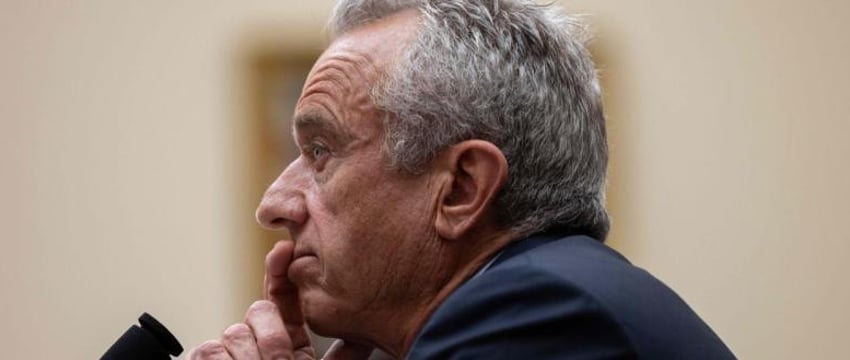 Кеннеди-младший приостановил предвыборную кампанию, призвав голосовать за Трампа