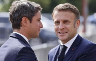 Макрон не принял отставку премьер-министра