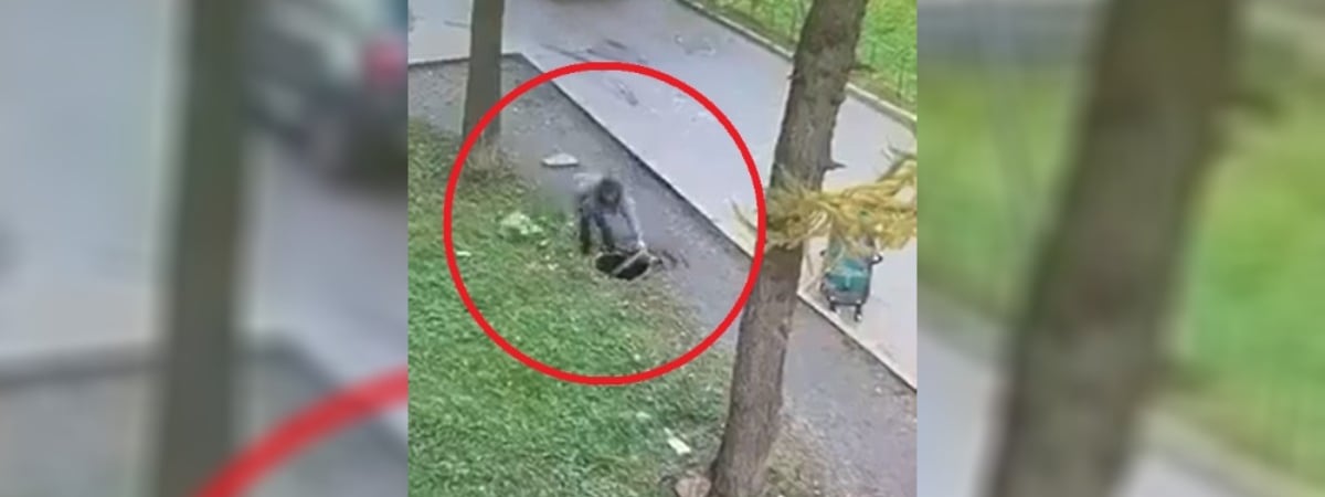 «Сила мамы активирована» — Женщина спасла ребенка, упавшего в люк. Чем впечатлила десятки тысяч людей? — Видео