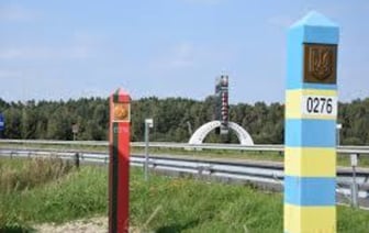 Украинцы с оккупированных РФ территорий массово следуют на родину через пункт пропуска на границе с Беларусью