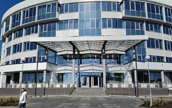 Свежепостроенное современное здание на проспекте Машерова в Бресте уже заселяется