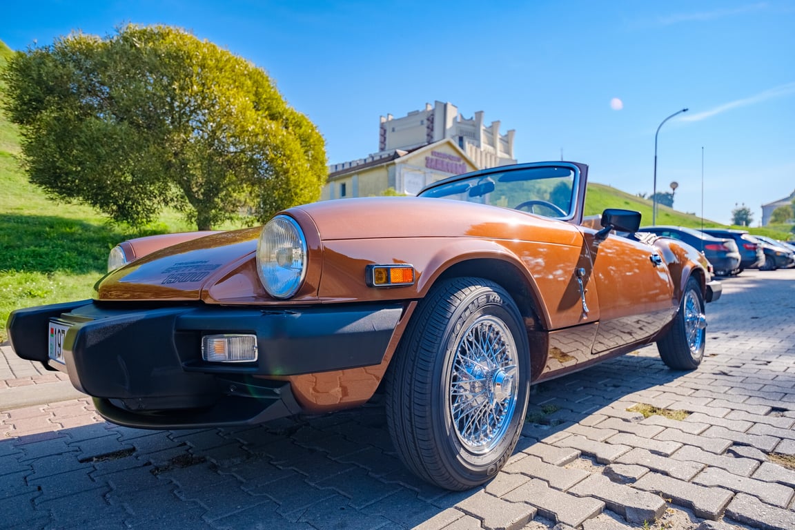 Гродненец привёз из Германии редкий Triumph Spitfire 1979 г. в. Узнали, сколько стоила машина
