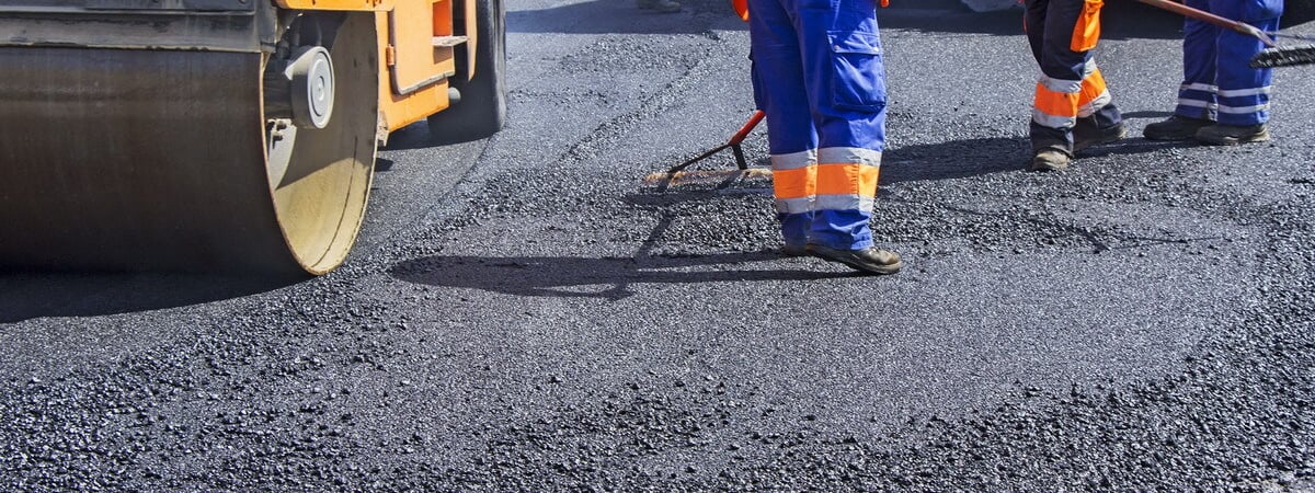 В Мингорисполкоме назвали 10 улиц, где решили полностью заменить дорожное покрытие в 2025 году