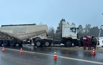 На трассе под Кричевом фура подмяла под себя легковушку на встречке – двое погибших — Видео