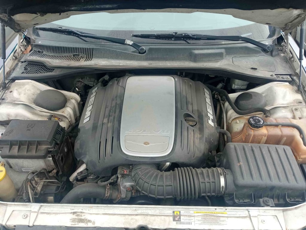 Chrysler 300C, служивший в МВД, продают в Беларуси. За сколько?