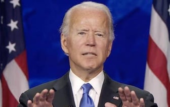 Байден не покинет президентский пост