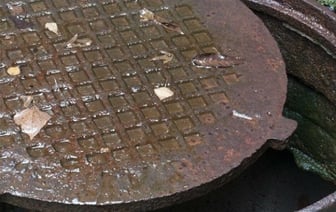 В Пинске за долги арестовали канализацию и хотят продать ее с аукциона