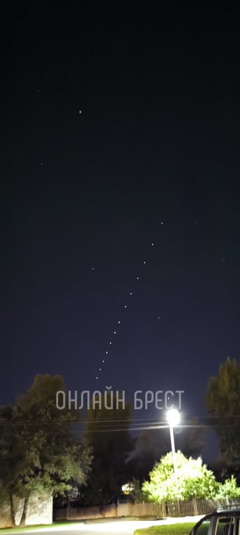 А вы видели? Спутники Илона Маска были замечены в небе над Брестом