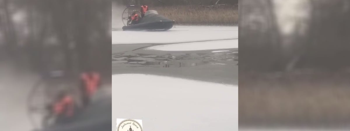 «Лучше мины поставить» — Брестские спасатели показали радикальный способ защиты рыбаков от утопления. Оценили не все — Видео