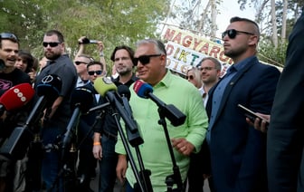 Венгрия пригрозила ЕС автобусами с мигрантами в Брюсселе