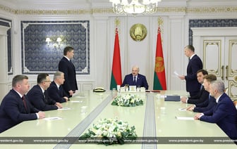 Лукашенко назначил 2 новых министров. В какие страны отправил бывшего главу Минздрава и пресс-секретаря МИД? — Официально