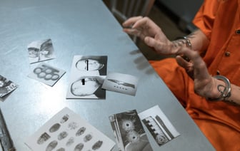 Полиция Гонконга ликвидировала группировку дипфейк-скамеров