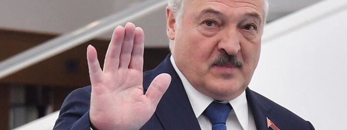 Лукашенко попросил «влиятельную страну» принять его с официальным визитом «в удобное время»