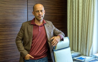 «Здесь кафе, рестораны». Один из «кошельков Лукашенко» Александр Мошенский свободно ездит в Польшу на машине с консульскими номерами и ведет бизнес