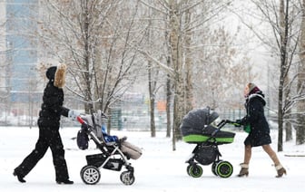 Учитывается ли декрет при назначении пенсии? В Минтруда Беларуси разъяснили нюансы — Полезно
