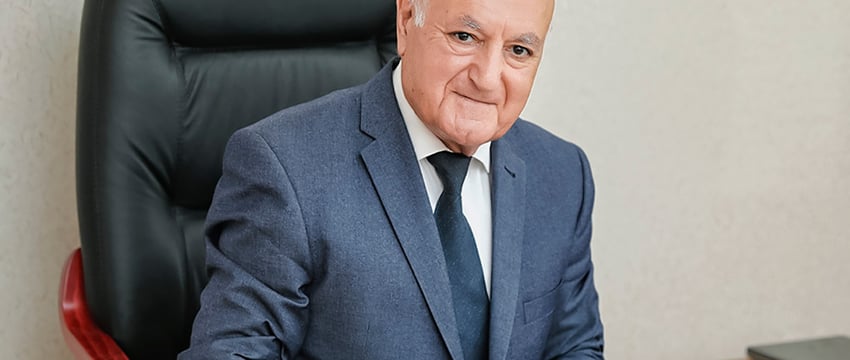 Директор «Вест»» Рейман Вениаминов стал Заслуженным работником сферы обслуживания