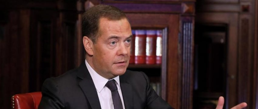 Медведев пригрозил Украине ядерным ударом за нападение на Беларусь