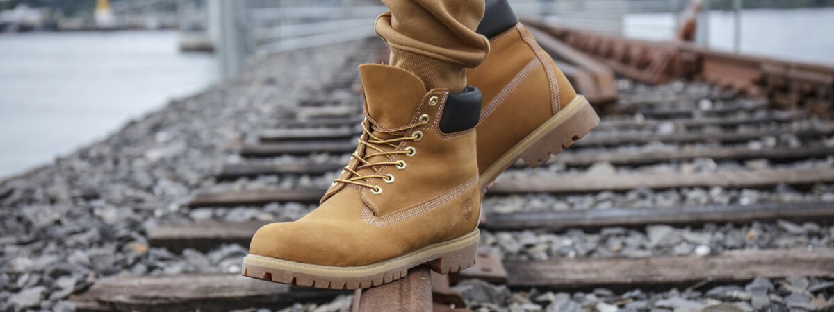 В 10 раз дешевле. БЕЛАЗ начал продавать «аналог» американских ботинок Timberland — Фото