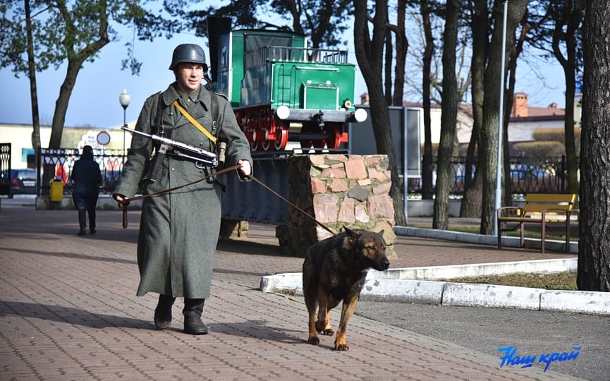 В Барановичах высадился десант немецких солдат. Идет съемка телефильма