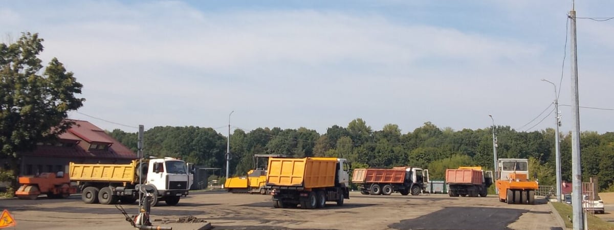 Фотофакт. В центре Гродно укладывают асфальт