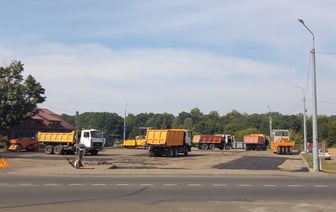 Фотофакт. В центре Гродно укладывают асфальт