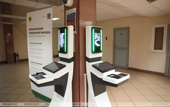 Белорусам разрешили пересекать границу с Польшей на КПП «Брест» без участия пограничников. Но не всем — Фото