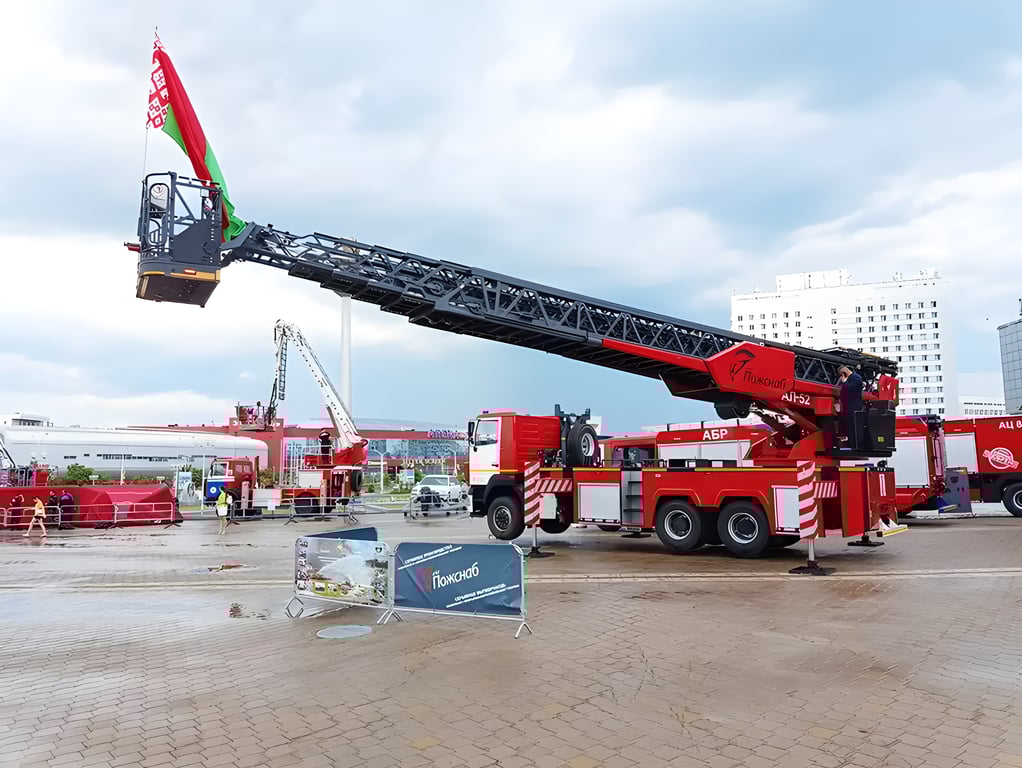 Пожарная лестница АЛ-52. Фото Пожснаб