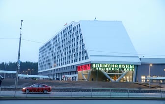 В знаменитом долгострое в Минске открыли ТЦ национальных товаров. Что продают?