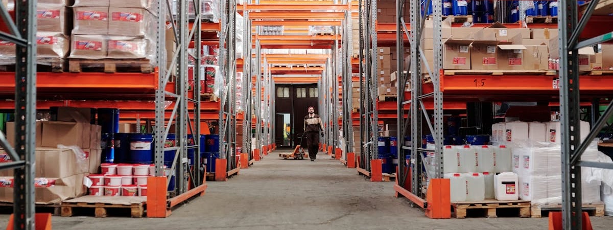 Больше суток горит атакованная дронами нефтебаза в Ростовской области