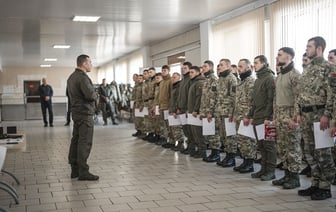 Карпенков вручил участникам курса спецподготовки шеврон «Группа Вагнера. Штурмовик»